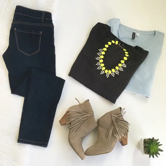 Neon statement necklace NWT - Picture 4 of 4